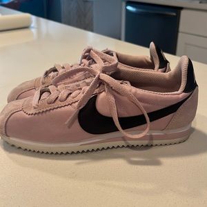 Lilac women’s Nike blazers size 6